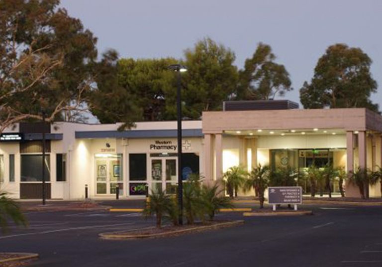 Spriggins Othropaedics Hip and Knee joint surgeon